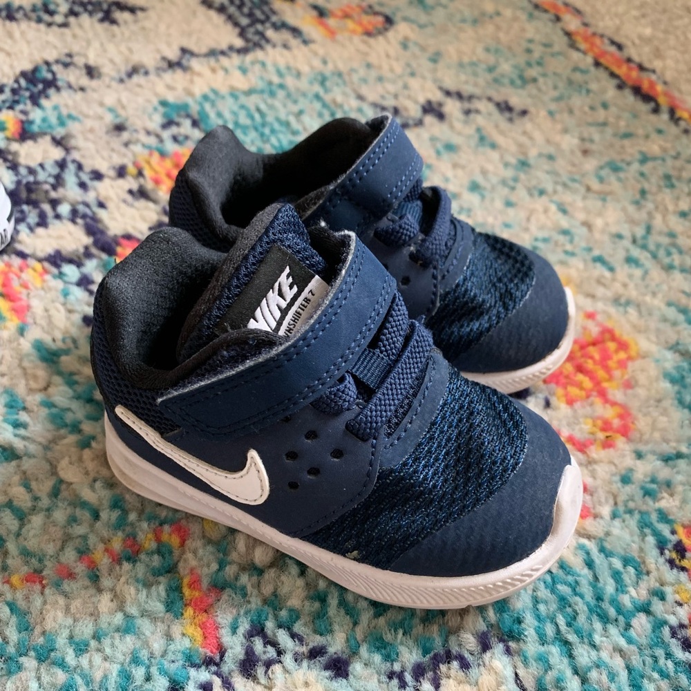 Nike size 4 toddler sneakers - blue, like new